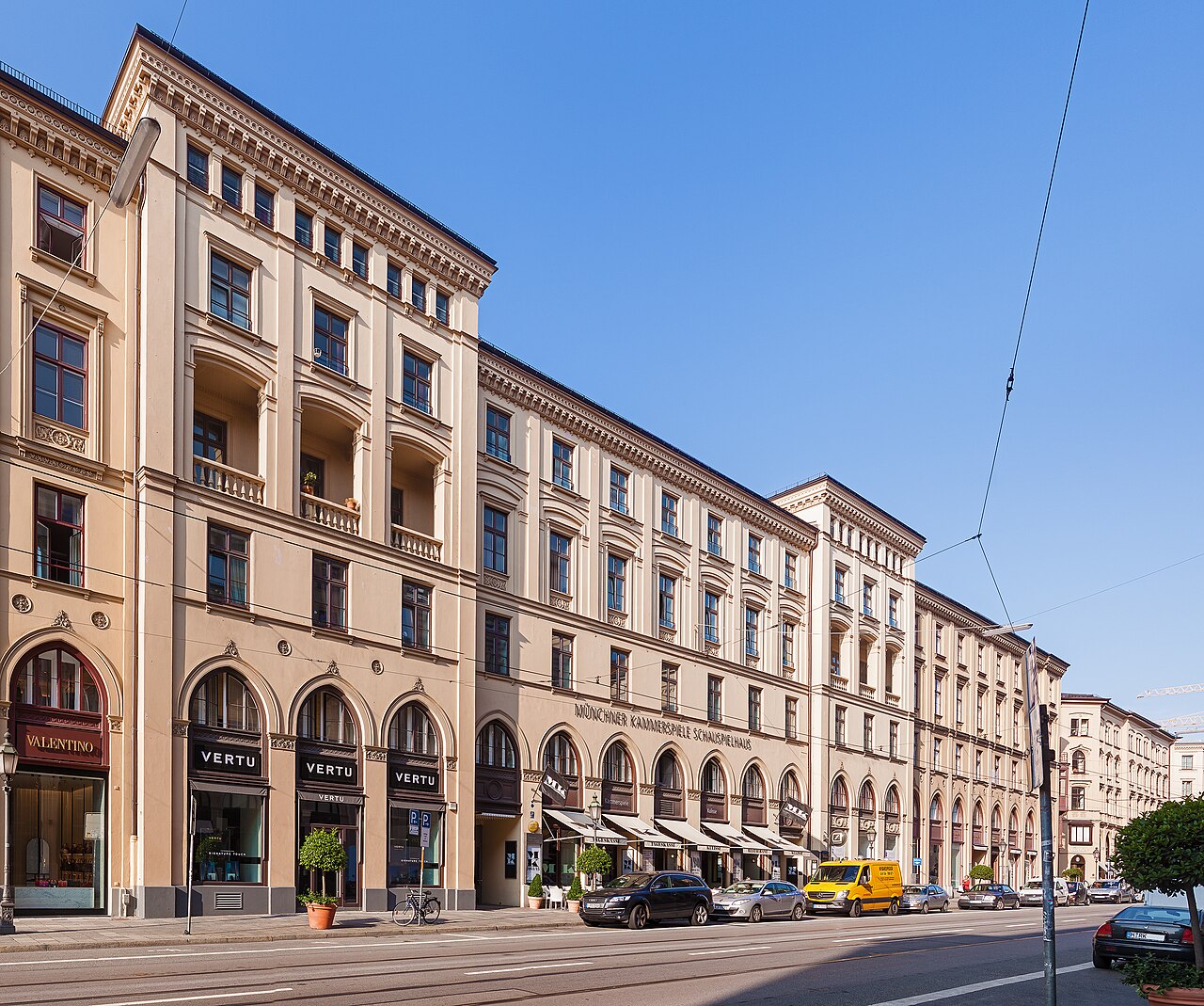 Münchner Kammerspiele an der Maximilianstraße in München, eines der Theater, an denen Alexander Held in den 1980er und 1990er Jahren spielte