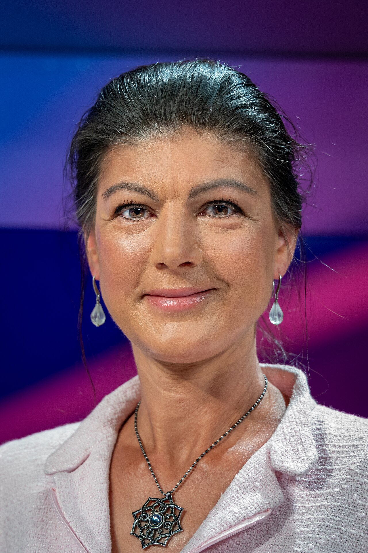 Sahra Wagenknecht, Parteigründerin des Bündnisses Sahra Wagenknecht (BSW), bei einem Fernsehauftritt im April 2025.