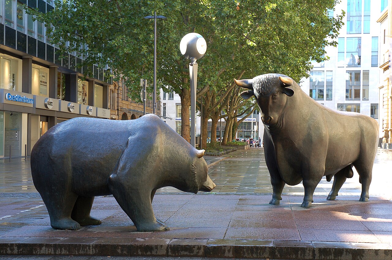 Bulle und Bär vor der Frankfurter Börse