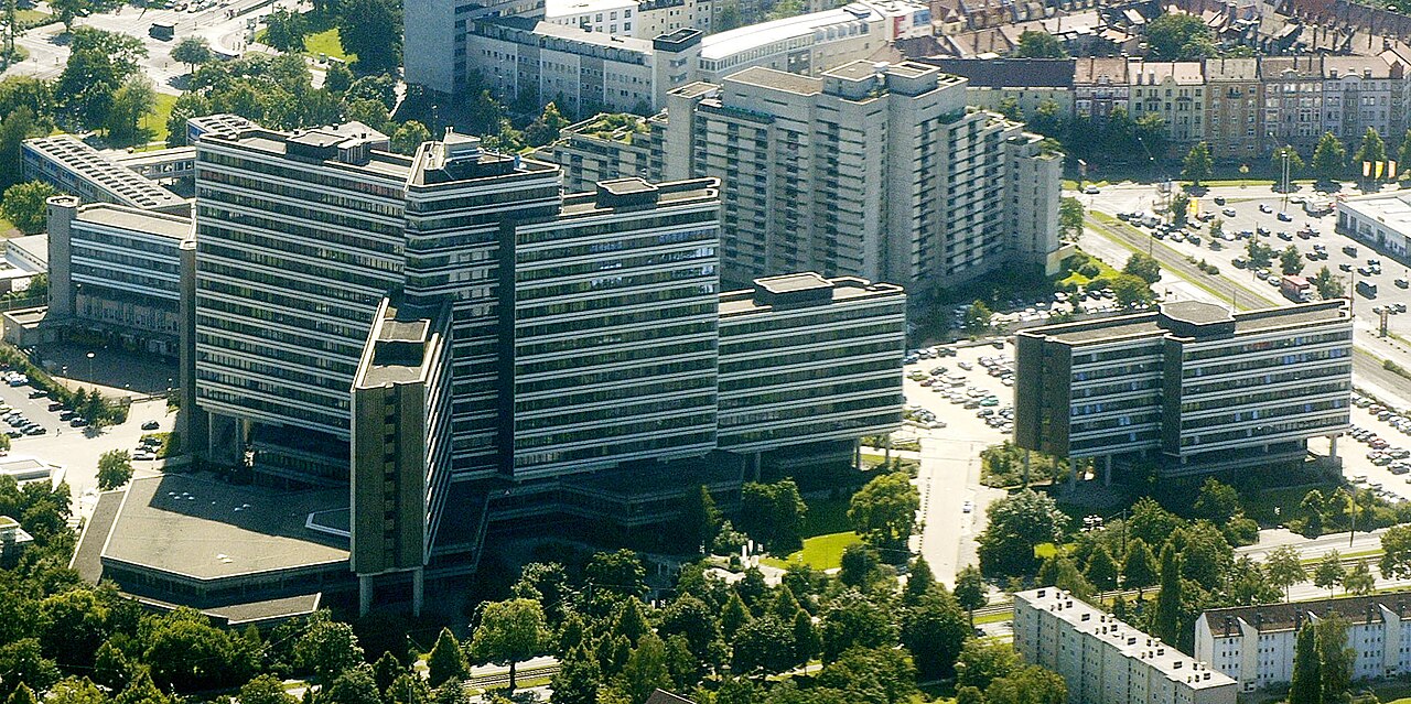 Luftbild der Zentrale der Bundesagentur für Arbeit in Nürnberg