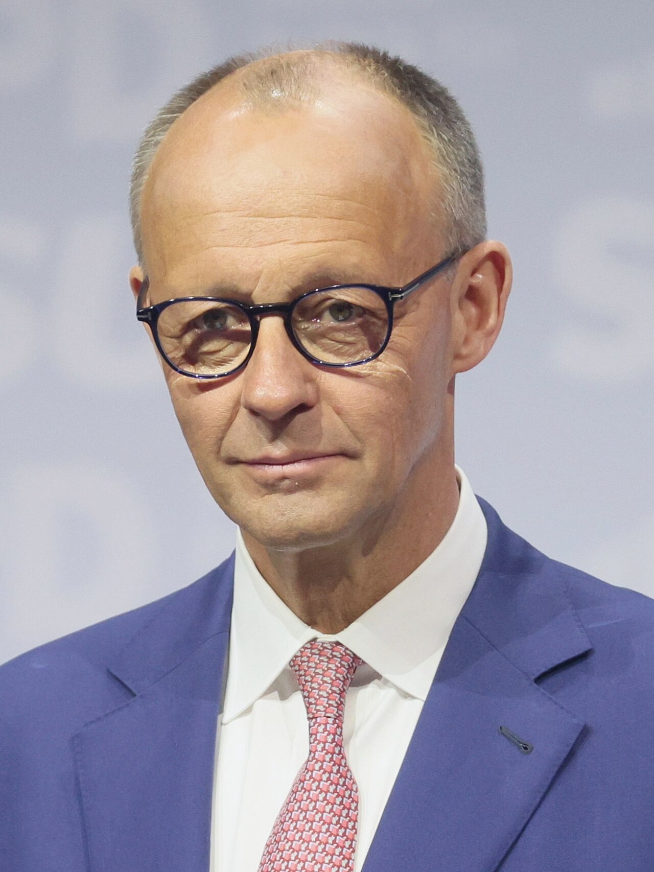 Bundeskanzler Friedrich Merz bei der Unterzeichnung des Koalitionsvertrags am 5. Mai 2025 in Berlin.