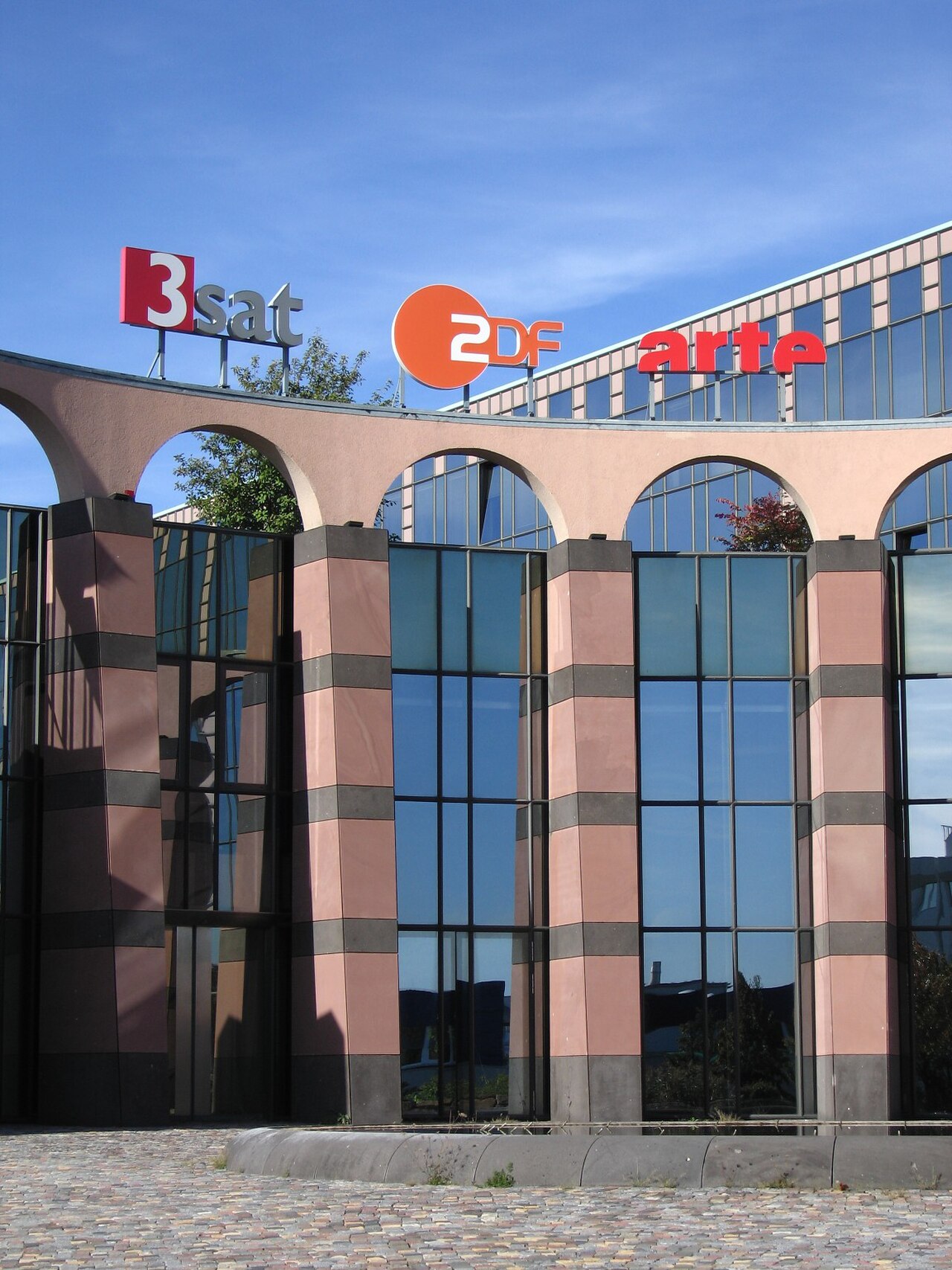 ZDF-Sendezentrum 2 in Mainz-Lerchenberg, Hauptverwaltungsbau des ZDF