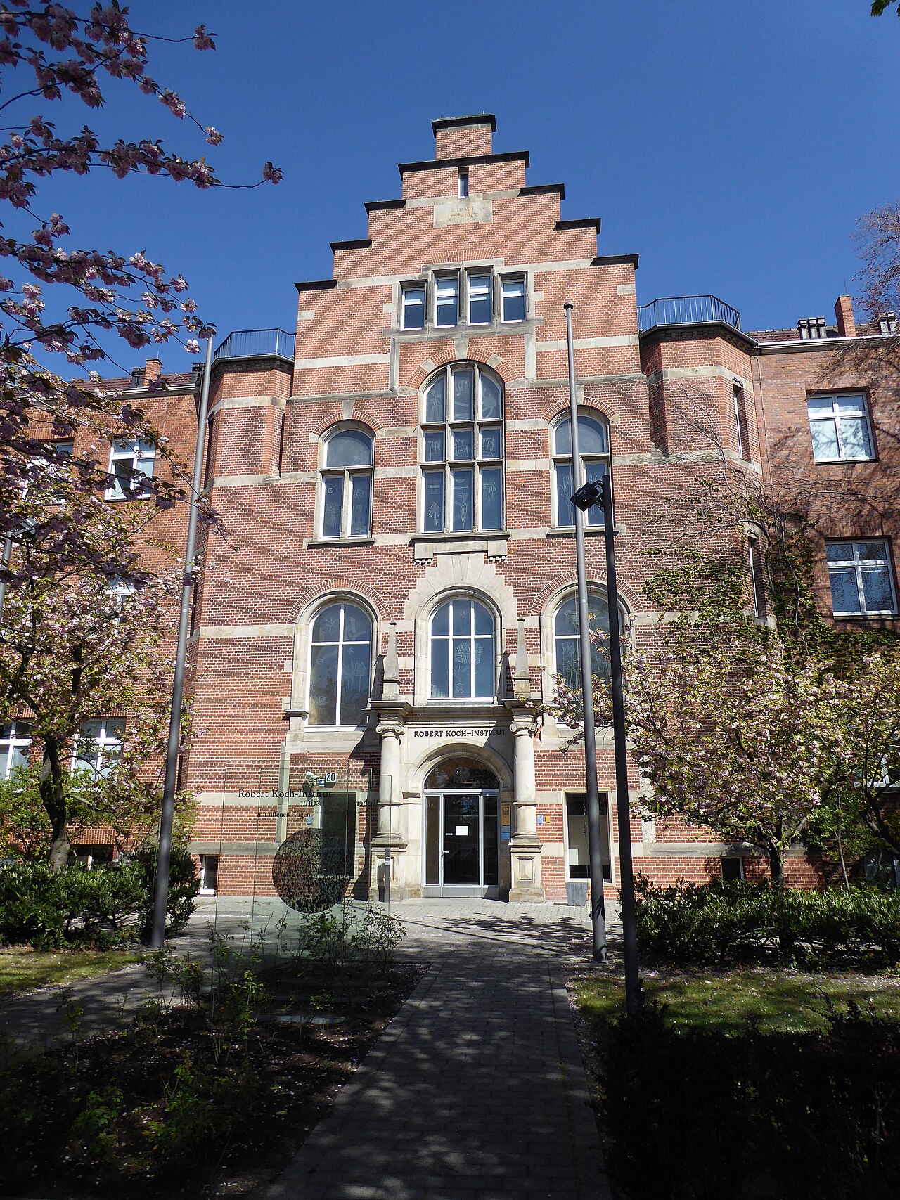 Hauptgebäude des Robert Koch-Instituts am Nordufer in Berlin-Wedding.