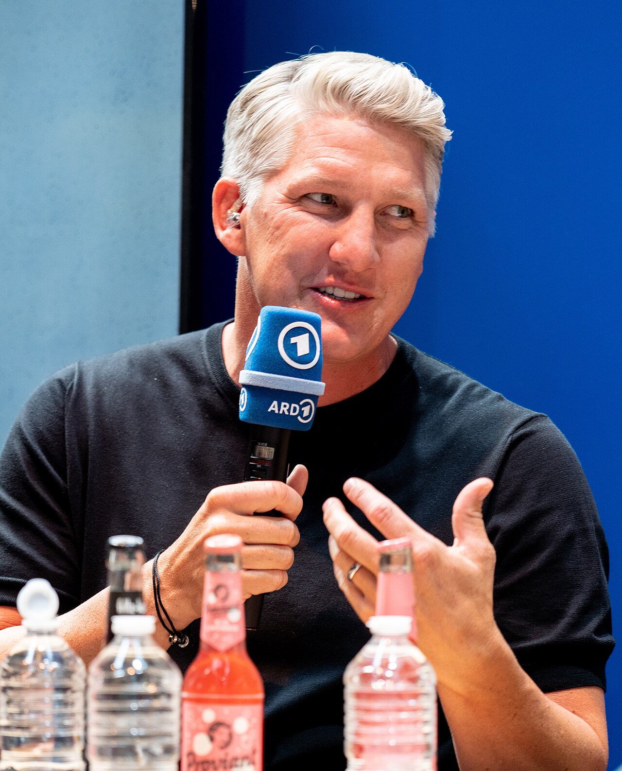Bastian Schweinsteiger auf der re:publica 23 in Berlin, beim Panel der ARD-Sportschau