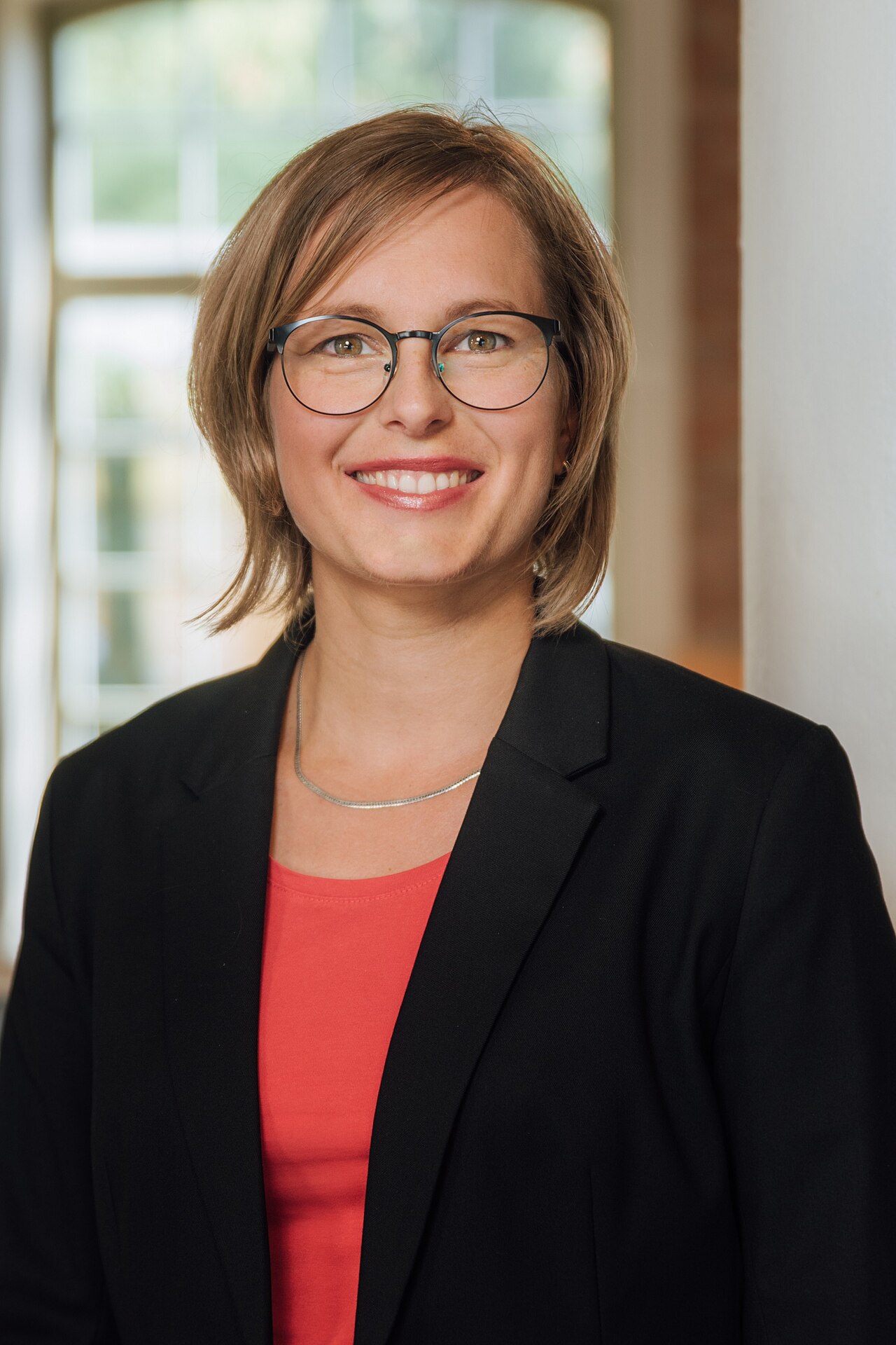 Porträt der Sportstaatsministerin Christiane Schenderlein