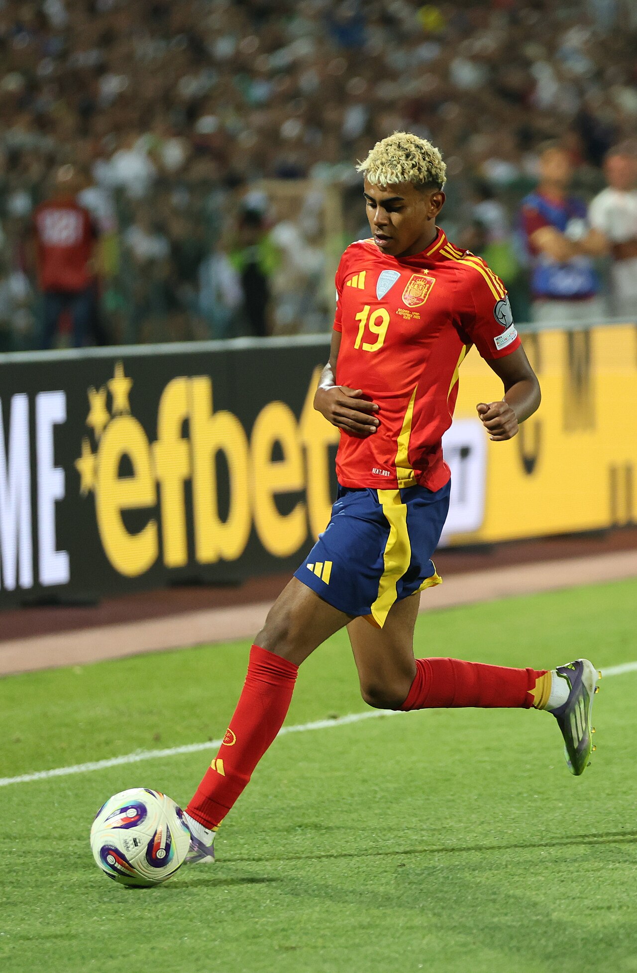 Lamine Yamal im Trikot der spanischen Nationalmannschaft während des Länderspiels gegen Bulgarien am 4. September 2025 im Vasil-Levski-Nationalstadion in Sofia.