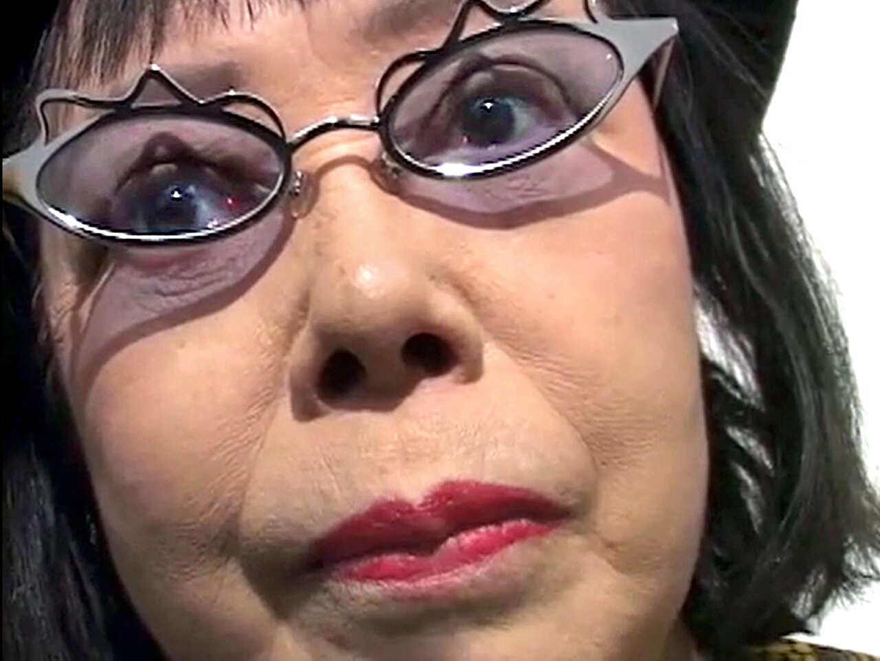 Porträt der japanischen Künstlerin Yayoi Kusama, aufgenommen um 2004.