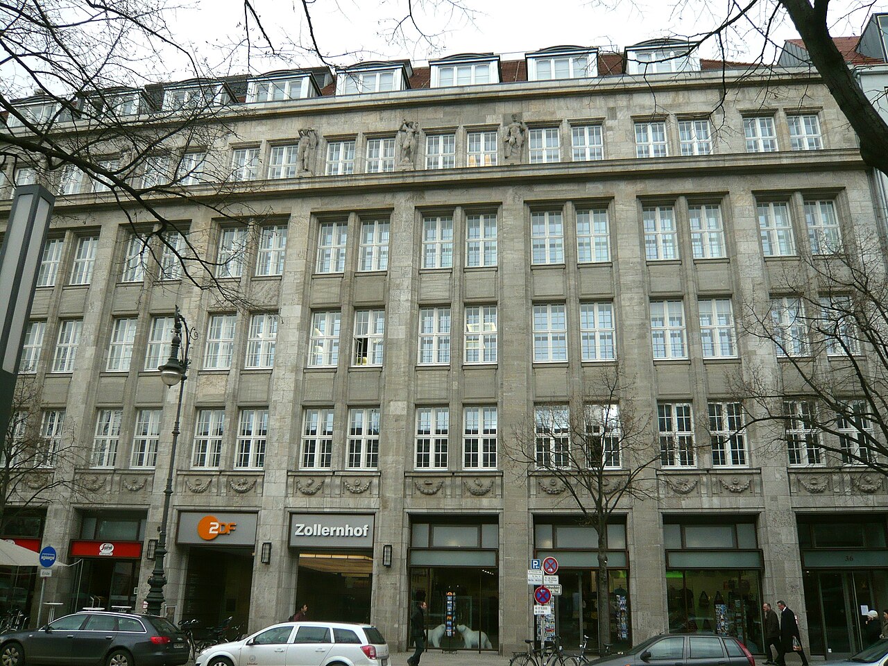 Der Zollernhof Unter den Linden in Berlin, Sitz des ZDF-Hauptstadtstudios.