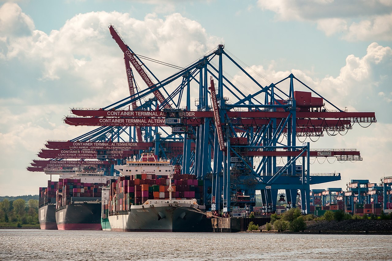 Containerschiffe am Container Terminal Altenwerder im Hamburger Hafen.